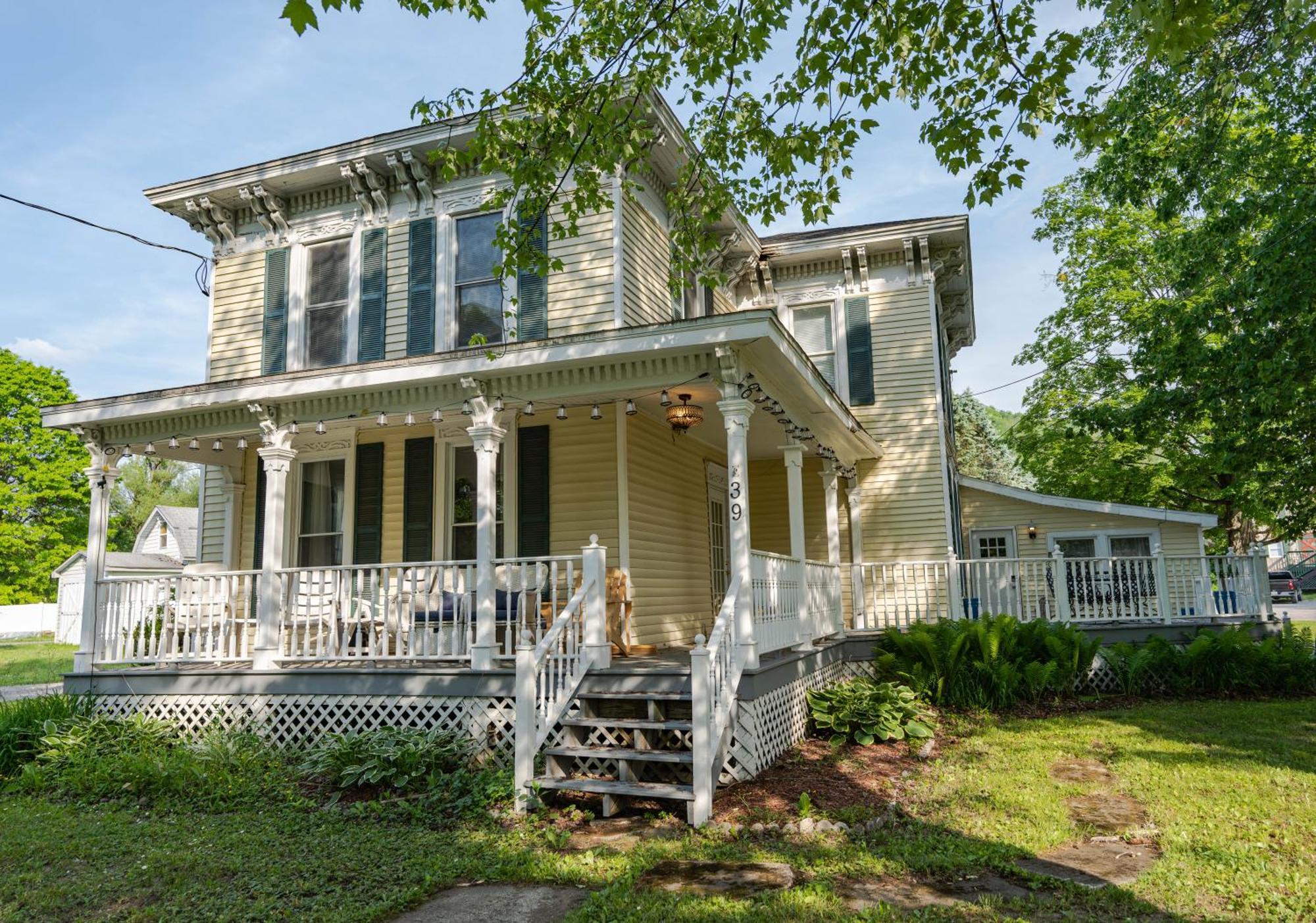 The Kelly House - 4 Bedroom Historic Lodge - Downtown Ellicottville Esterno foto