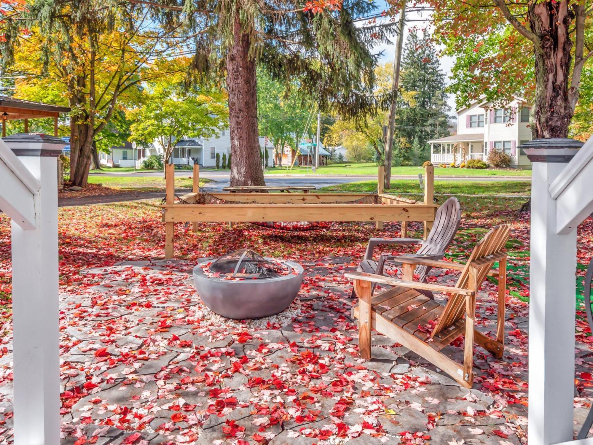 The Kelly House - 4 Bedroom Historic Lodge - Downtown Ellicottville Esterno foto